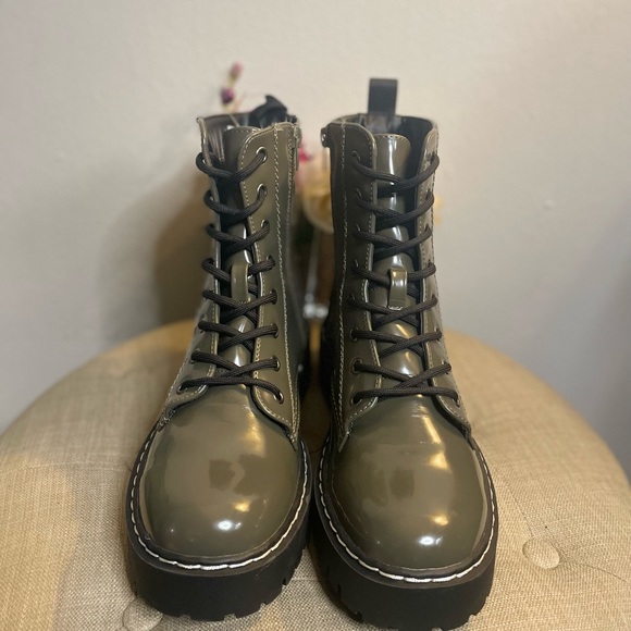 Sincerely Jules “Harley” Combat Boots - Sizes: 8.5 - Picture 3 of 12